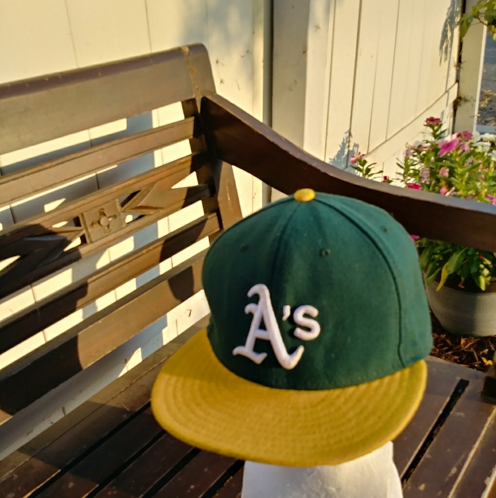 Oakland Atlethics New Era fitted cap.